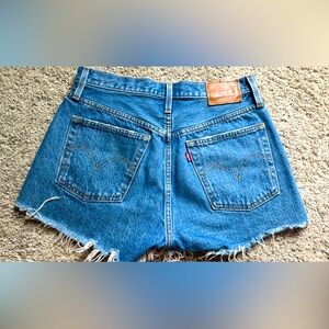 501 LEVI SHORTS
